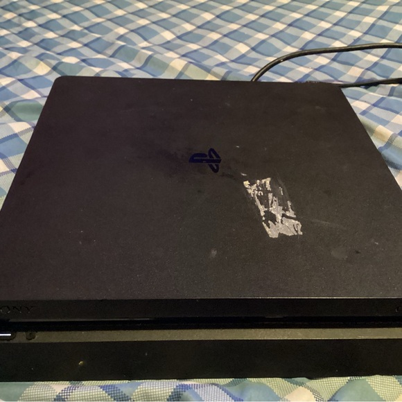I’m selling my PS4 for 500$